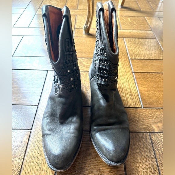 Frye Studded Ankle Boots sz 11 women's - Picture 4 of 6